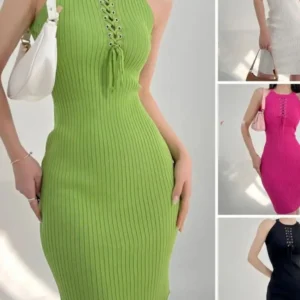Vestido curto de verão feminino, cor sólida, gola redonda, sem mangas, estilo street style, com recortes vazados e cintura marcada.